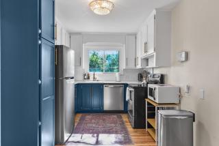 Vintage Modern Mid-Century Gem - Omaha - 3