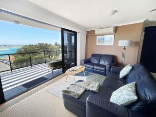 Modern Apartment in the Heart of Cotton Tree - 9