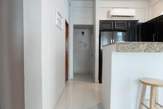 101- Renovated City GEM near the beach with free parking - 8