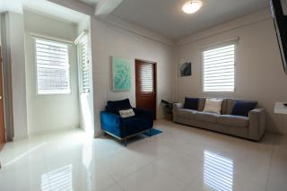101- Renovated City GEM near the beach with free parking - 0
