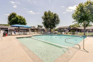 Waterfront Lazy Days Condo with Views and Pool Access! - Osage Beach - 9