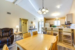 Waterfront Lazy Days Condo with Views and Pool Access! - Osage Beach - 4