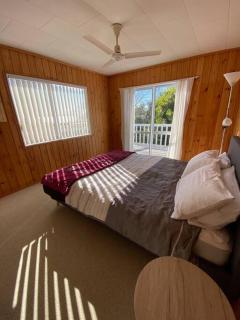 Simply Sunny - Cable Bay - 1