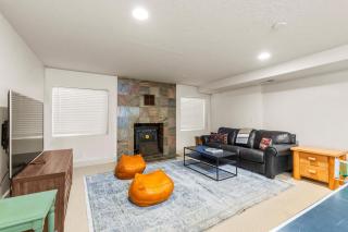 Park West Village 3953 - 3