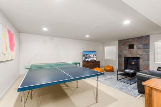 Park West Village 3953 - 2