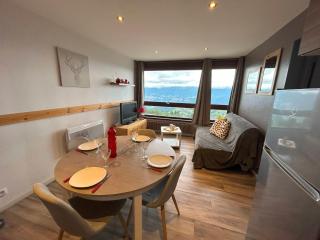 Appartement rénové, 2 chambres, au pied des pistes, près des commerces et centre aquatique - FR-1-771-56 - 1