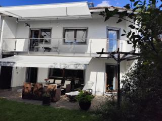 Elegant-terraced-house-with-bikes-near-the-lake-children-at-least-6-a-old - Starnberg - 0
