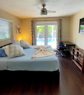 heated pool village Boat Parking WiFi BBQ family getaway - 7