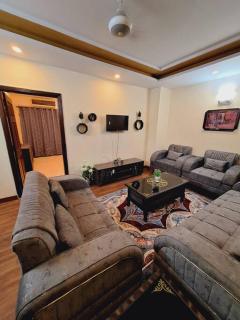 3 Bed Luxury Apartment - 0