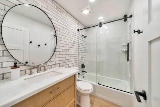 Walk To The Waves Newport Beach House - 9