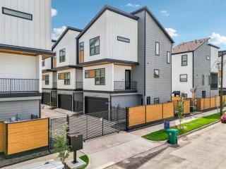 Central Townhome 2 miles to Med Center & Downtown - Houston - 0