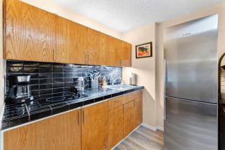 Executive Center 1 BD with Parking - Honolulu - 2