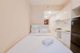 Well Furnished and Homey Studio Room Sky House BSD Apartment By Travelio - Tangerang - 0