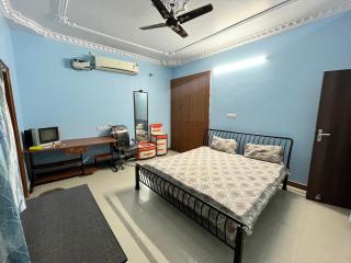 Room in the Heart of Gomti Nagar - Lucknow - 9