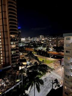 12th Fl Royal Aloha with Parking Mtn City Canal View - Honolulu - 3