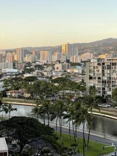 12th Fl Royal Aloha with Parking Mtn City Canal View - Honolulu - 6