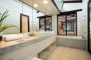 Luxury On The Bay - 2 x 3 Bedroom Apartments - 3