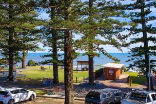 Luxury On The Bay - 2 x 3 Bedroom Apartments - 9