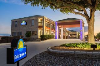 Days Inn by Wyndham San Antonio Near Fiesta Park - 9