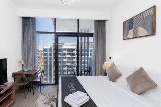 Escape24 Stylish Studio Azizi Riviera 8 Meydan one Dubai - 8