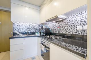 Exclusive Deal Stylish 2BR with Peaceful City Views by Deluxe Holiday Homes - Dubai - 7