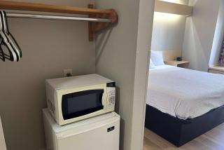 Days Inn & Suites by Wyndham Hutchinson - 4