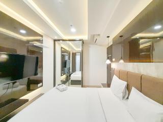 Spacious and Elegant 1BR at Patraland Amarta Apartment By Travelio - Kejayan - 5