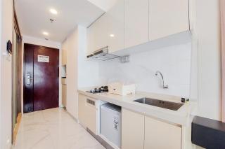 Comfy and Best Choice Studio at Sky House BSD Apartment By Travelio - 3
