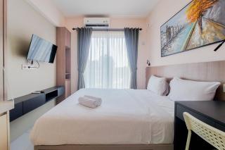 Comfy and Best Choice Studio at Sky House BSD Apartment By Travelio - 9