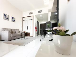 Trophy - Sunflower Sunrise Studio w free parking - Dubai - 9