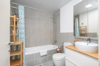Cozy 1-Bedroom Apartment in Summer Residences, JVC - Dubai - 5