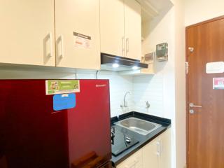 Modern and Homey Studio at Grand Kamala Lagoon Apartment By Travelio - 5