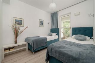 Elegancki Apartament z Parkingiem i Umeblowanym Balkonem we Wrocławiu by Noclegi Renters - 9