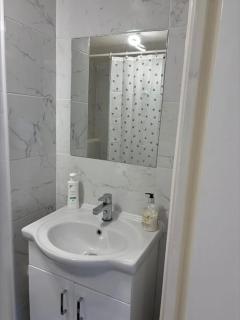 Central Cosy Apartment in Quiet Location - 4