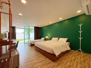 Plernpetch Hotel - 8