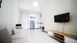 Spacious 2BR Connected to Mall at Anderson Supermall Mansion Apartment By Travelio - Surabaya - 9