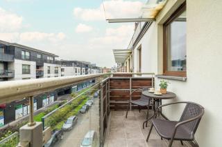 Grzegórzecka Family Apartments with Balcony & Parking Cracow by Noclegi Renters - 8