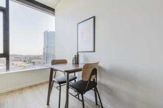 Blueground W Loop gym pool spa wd CHI-1101 - 5