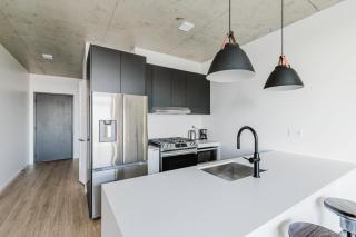 Blueground W Loop gym pool spa wd CHI-1101 - 4