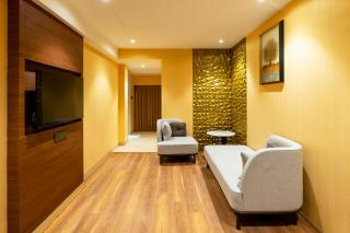 Clarks Inn Suites Hyderabad Airport - Haiderabad - 9