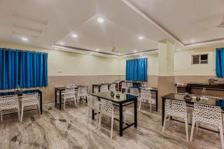 Goldhorn Hotels & Banquet Mehdipatnam Near St Ann's college - Hyderabad - 9