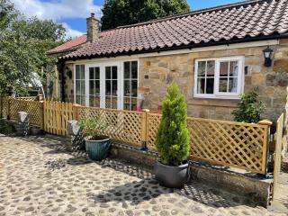 The Little House - Kilburn - 0