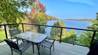 Rustic Waterfront Chalet Panoramic View and Spa - Chertsey - 3