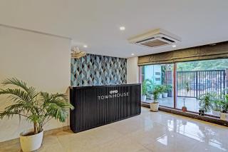 Super Townhouse Sector 57 Near Bestech Central Square Mall - Gurgaon - 1