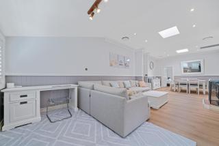 Lakefront House - INEA Retreat - Karraganbah - 2