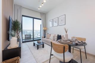 Skyline Retreat at Binghatti in JVC - Dubai - 8