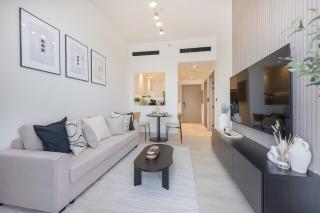 Skyline Retreat at Binghatti in JVC - Dubai - 1