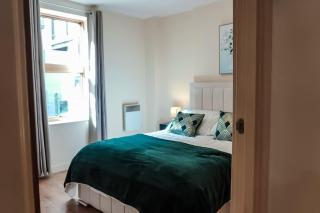 Trendy1-Bedroom Apartment for 3, Near Masson Place Arenas Cheetham Hill and Stadiums, Unlimited WIFI, Parking, Great Offers! - 2