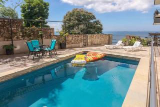 Enchanted Forest Projector Pool Jacuzzi King Bed - 5