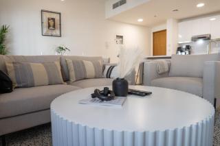 Restful 1-Bedroom Apartment at Al Andalus in Jumeirah Golf Estates - Dubai - 2